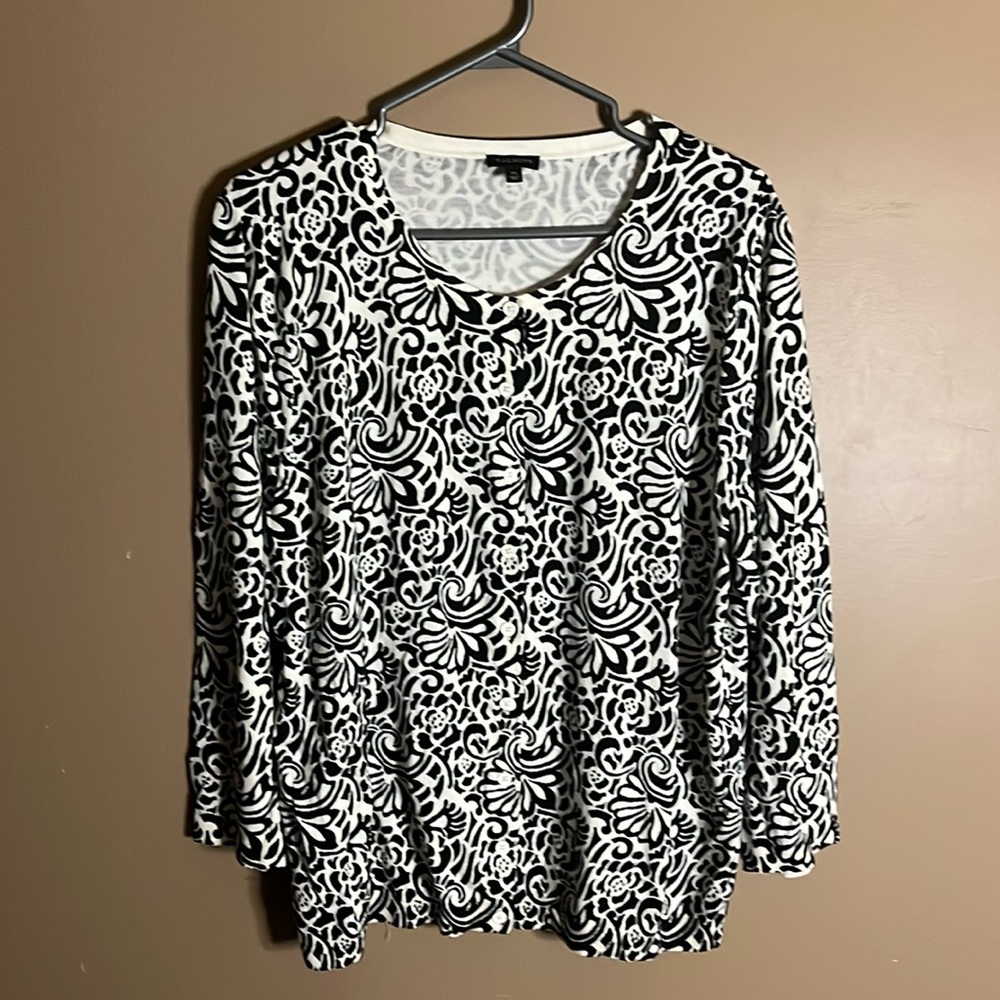 😄Light button down cardigan sweater